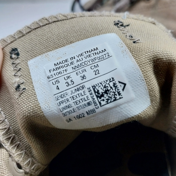 Converse All Stars Chuck Taylors Juniors Size 4 Olive Green Camo Sneakers Shoes - Picture 9 of 10